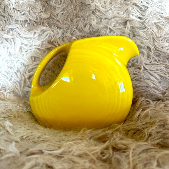 67oz Sunflower Firstaware Large Disk Pitcher - Picture 3 of 5